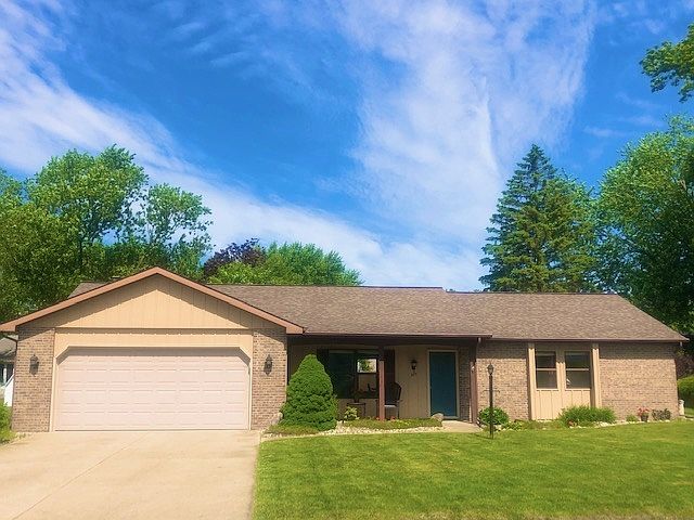 1st image of 805 Village Ct