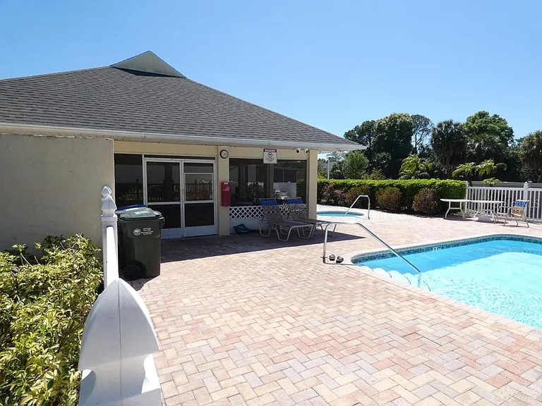 1050 Starkey Rd #405 — Photo 23