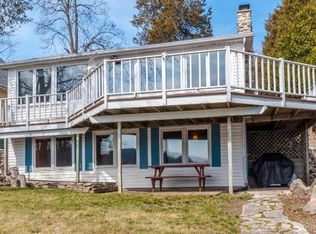 5419 Silver Lake Dr, West Bend, WI 53095