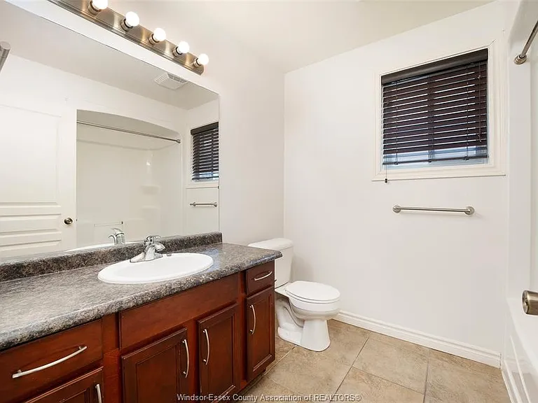 1924 Northway Ave — Photo 15