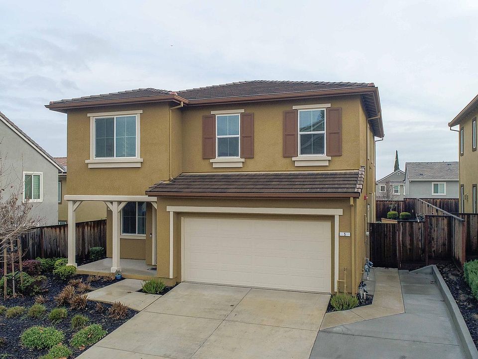 1st image of 5 Driftwood Ln