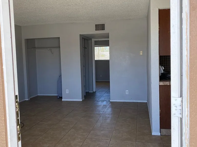 1920 Galaxy St — Photo 3