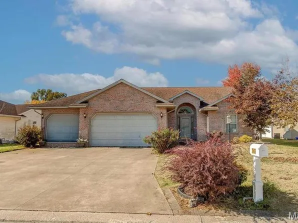 148 Crestmoor Ct, Bethalto, IL 62010
