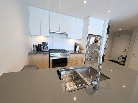 4th image of 3430 E Kent Ave #1305