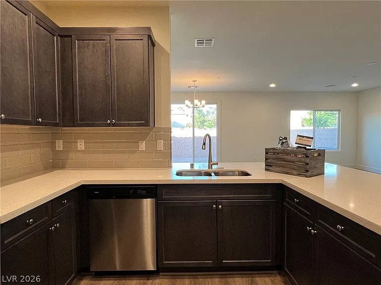1421 Jules Ln — Photo 6