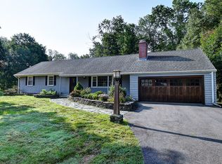 44 Carriage Dr, Glastonbury, CT 06033