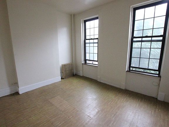 4th image of 52 Irving Ave APT 2R