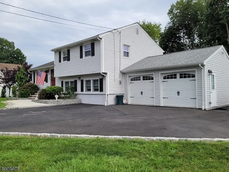 112 Sand Rd — Photo 2