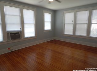 1120 W Woodlawn Ave APT 2, San Antonio, TX 78201