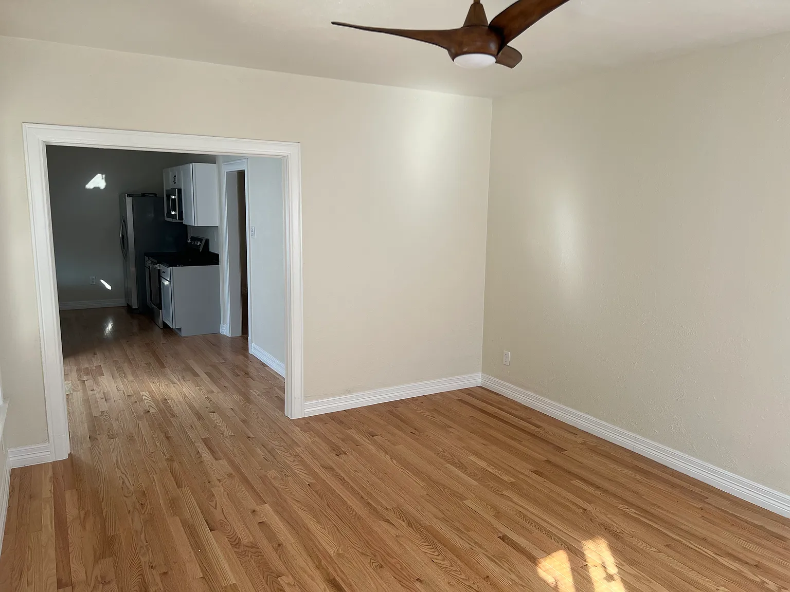 1 bed, 811 sqft, $1,900 — Photo 3