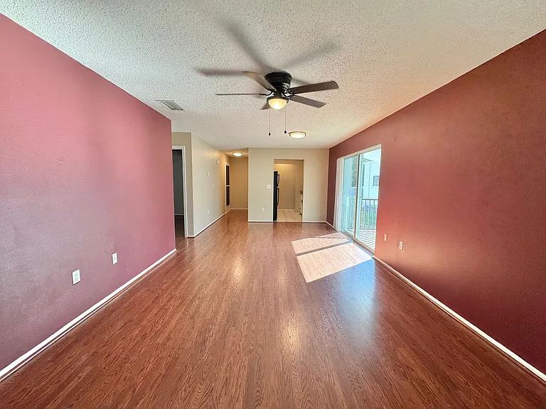 1550 11th St NE #D7 — Photo 5