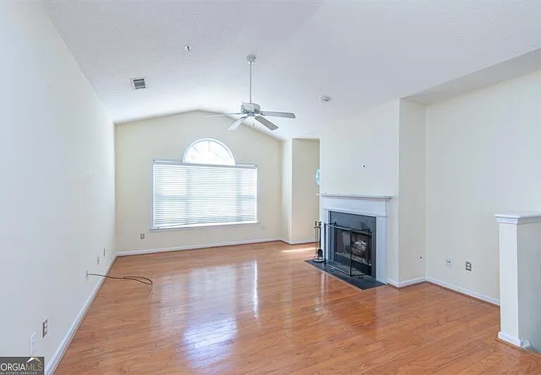 709 Spring Heights Ln SE #7 — Photo 3