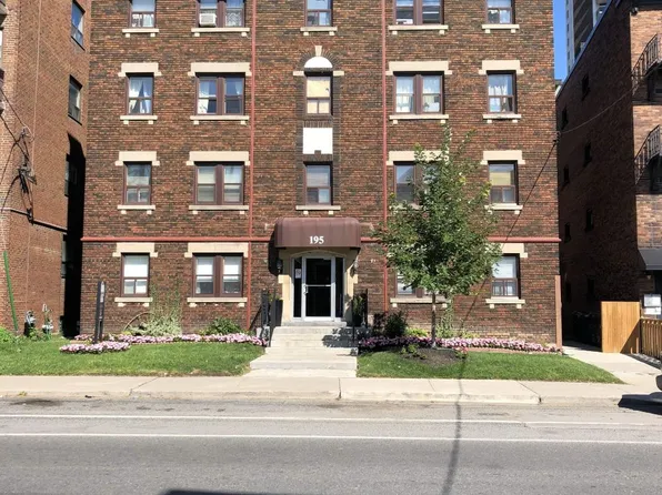 195 Vaughan Rd #32, Toronto, ON M6C 2M4