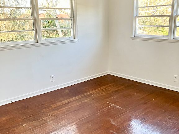 5th image of 1037 Mountain View Rd NW