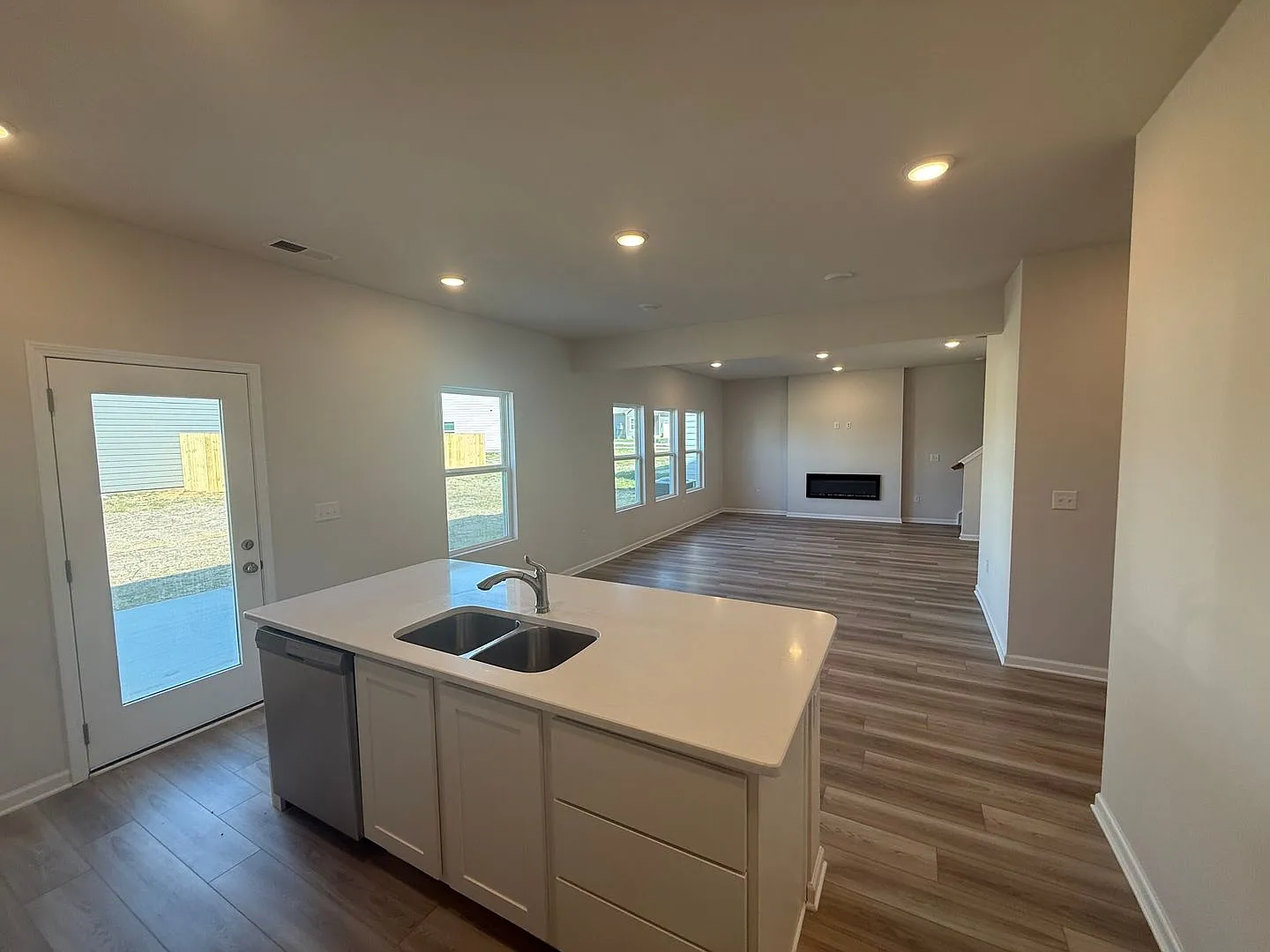 595 Merit Street — Photo 3