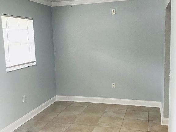 5th image of 2200 Gladys St APT 0103