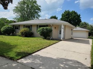 1920 Deerfield Dr, West Bend, WI 53090