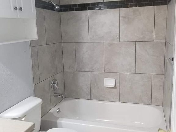 5th image of 1141-1143 43rd Avenue S Land Park Hls #2