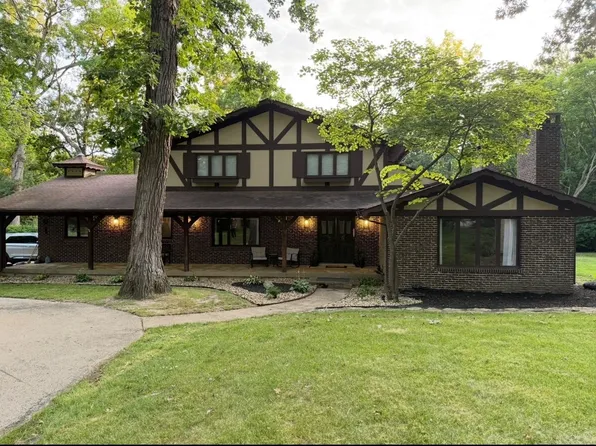 17179 Timber Dr, Sterling, IL 61081