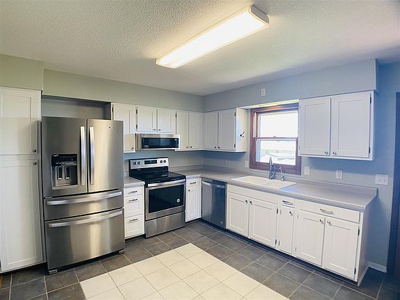5th image of 106 Circle Dr