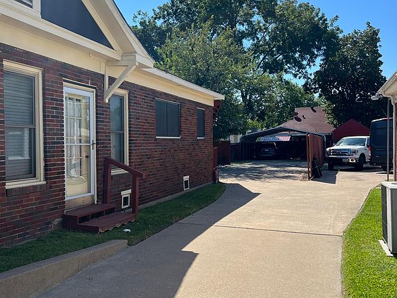 4th image of 1423 Park St