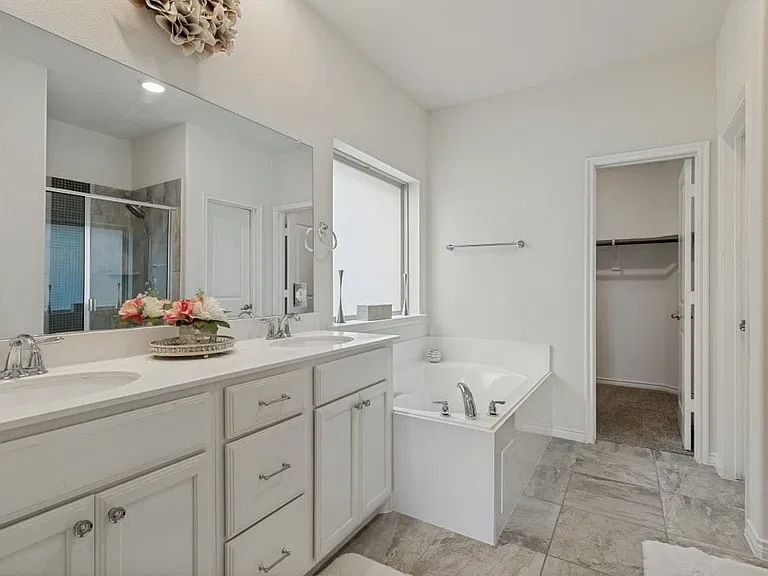 10105 Barstow Way — Photo 8