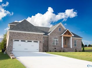 162 Krimson Cir, Albertville, AL 35951