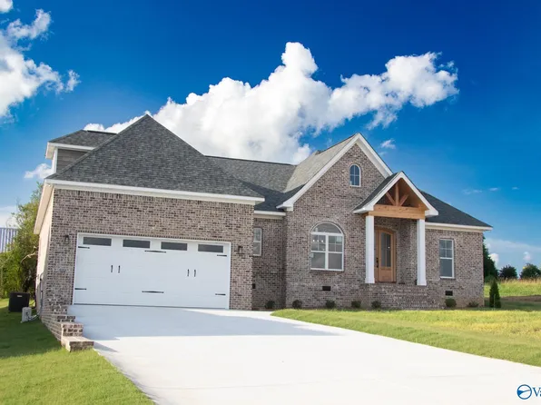 162 Krimson Cir, Albertville, AL 35951