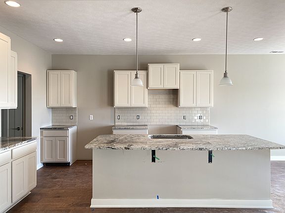 2nd image of 1557 Tupelo Dr