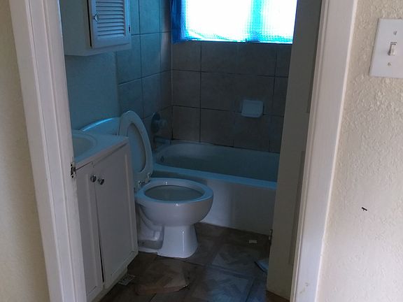 3rd image of 171 Shoreview Pl