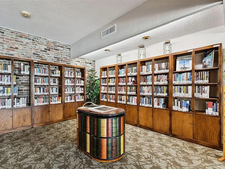 5200 Brittany Dr S #1510 — Photo 33