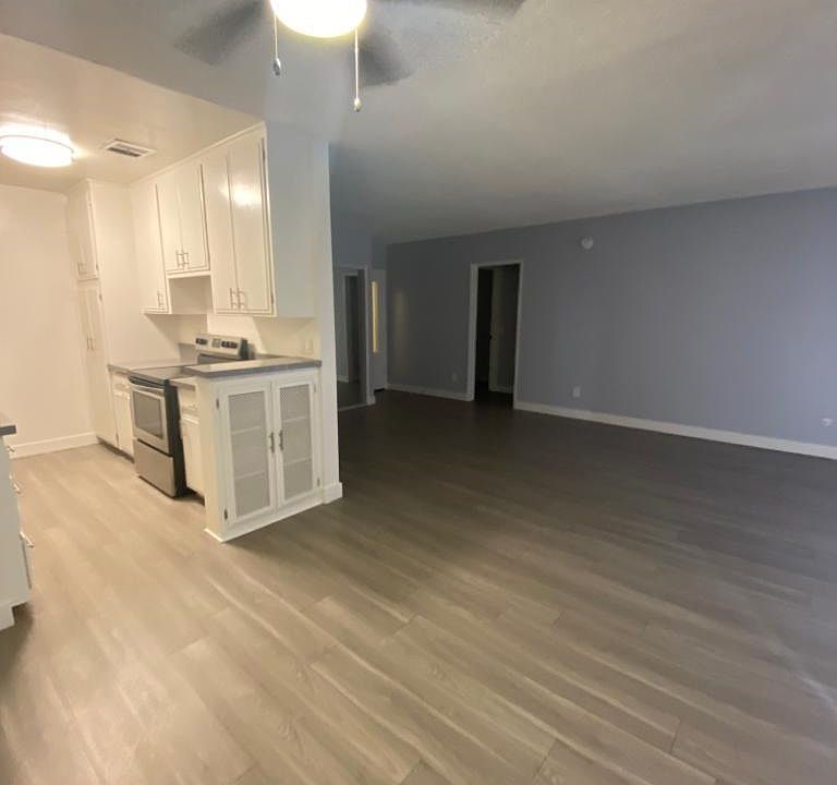 1st image of 8011 Romaine St APT 109