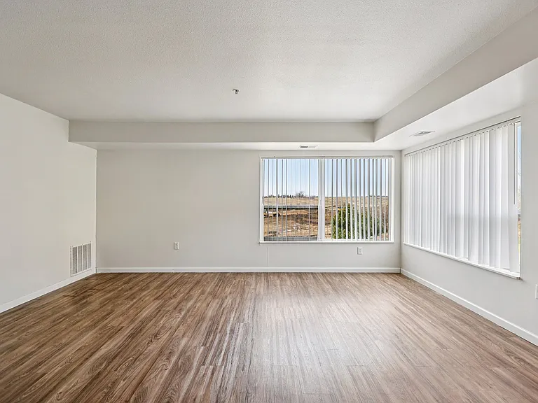Valleyhigh Flats — Photo 27