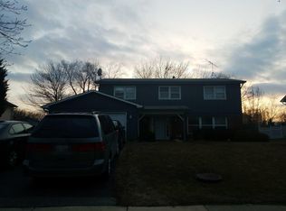 331 Red Bridge Rd, Lake Zurich, IL 60047