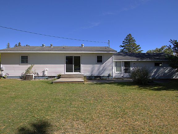 3rd image of 1519 4th St NE