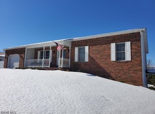 1612 Olde Dominion Dr, Altoona, PA 16602