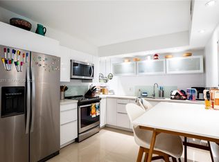 16300 Golf Club Rd APT 204, Weston, FL 33326