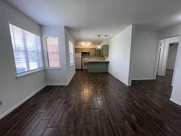 2nd image of 1518 Early Ln APT C