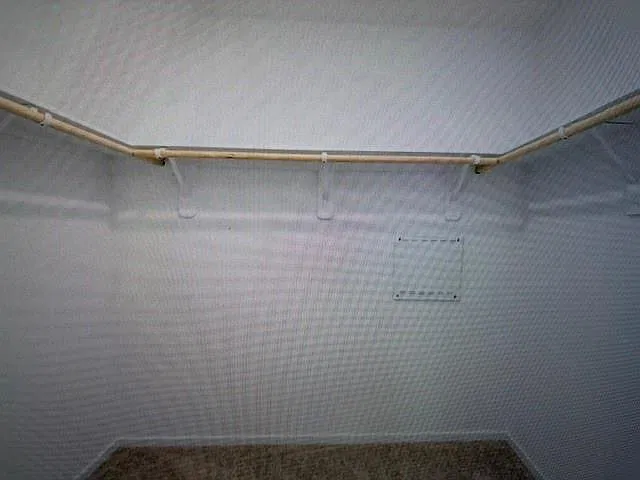 4 bed, 2.0 bath, 1715 sqft, $2,000 — Photo 4