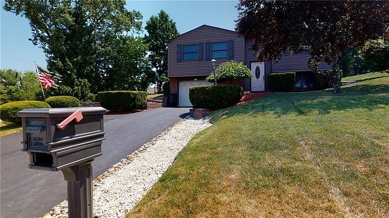 1st image of 126 McMahon Dr