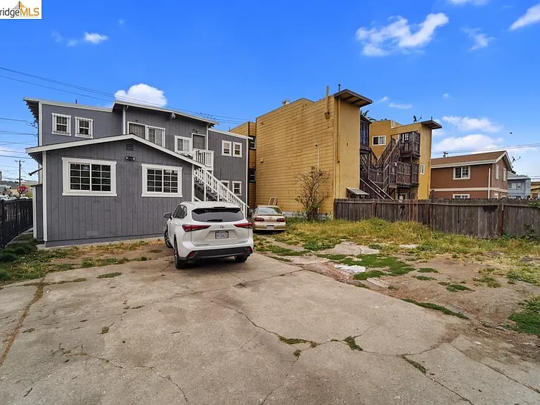 Bissell Ave — Photo 6