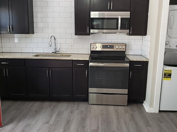 4th image of 106 Roy St Unit B