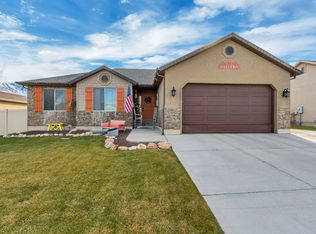 653 W Stonebrook Ln S, Santaquin, UT 84655