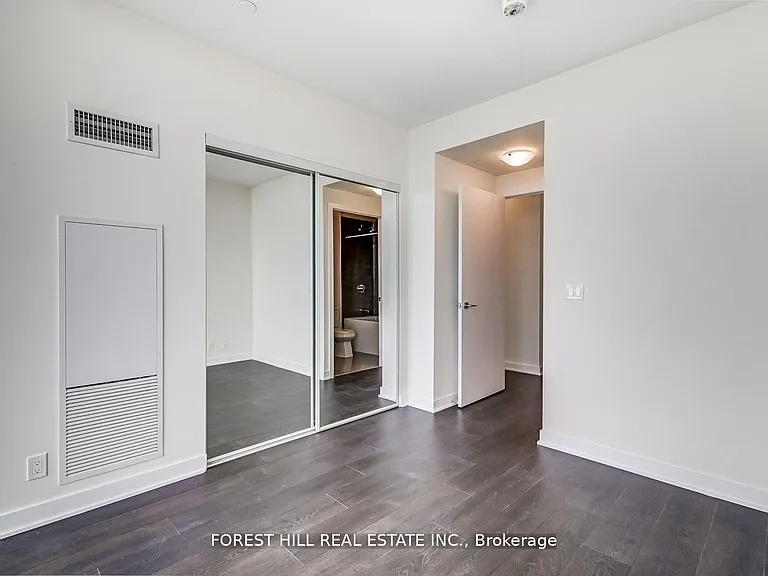 2221 Yonge St #5602 — Photo 8