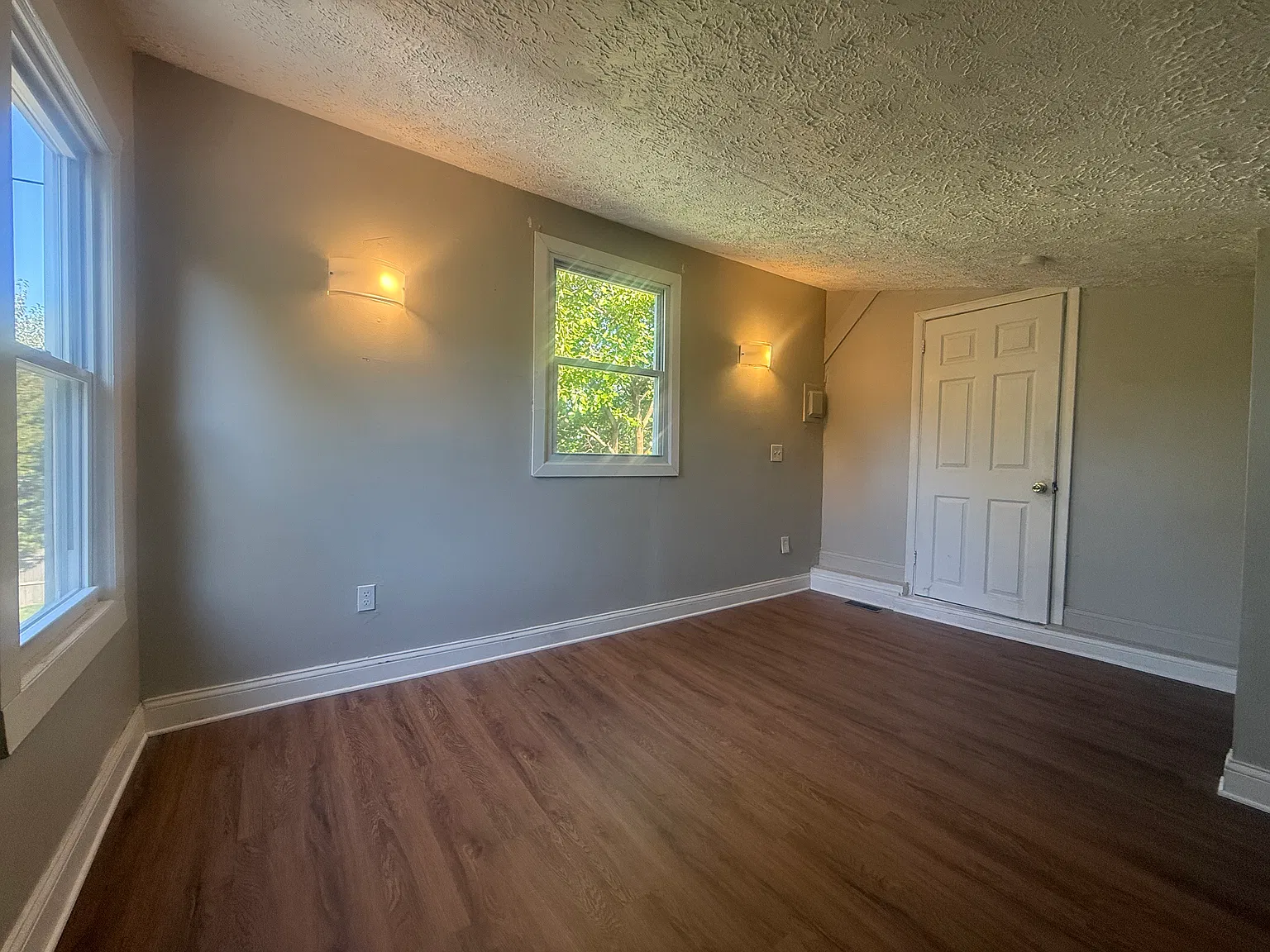 1 bed, $900 — Photo 2