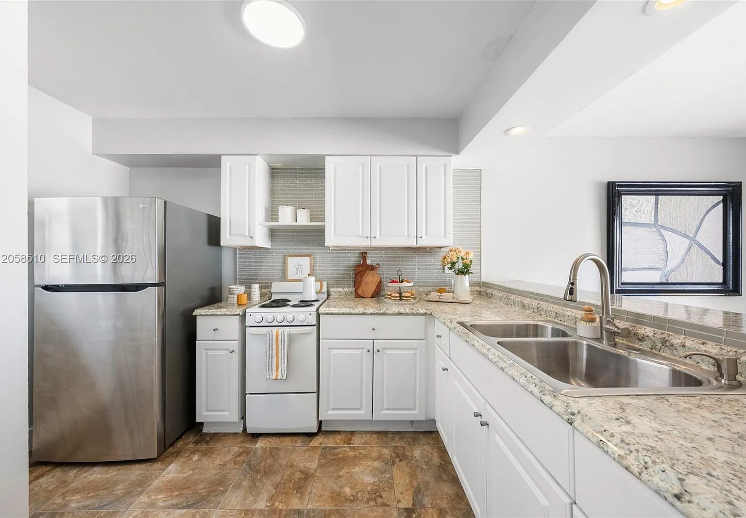 West Flagler Estates Cond — Photo 4