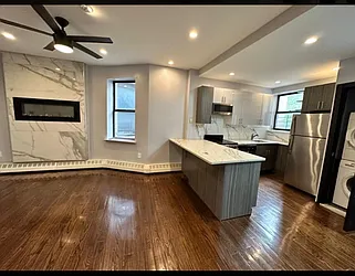 950 Bergen Street, #7