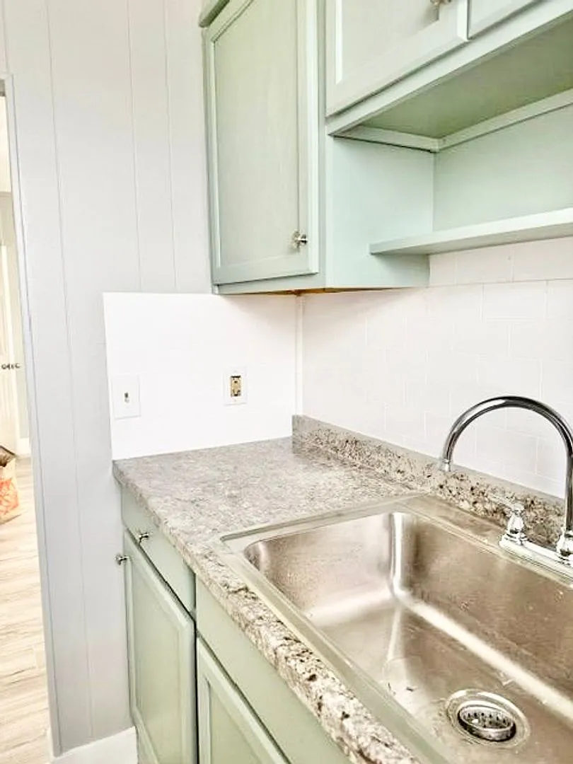 457 Admiral Street — Photo 3