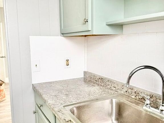 3rd image of 457 Admiral St