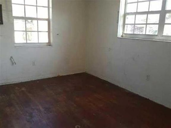 3rd image of 1125 NW 110th St